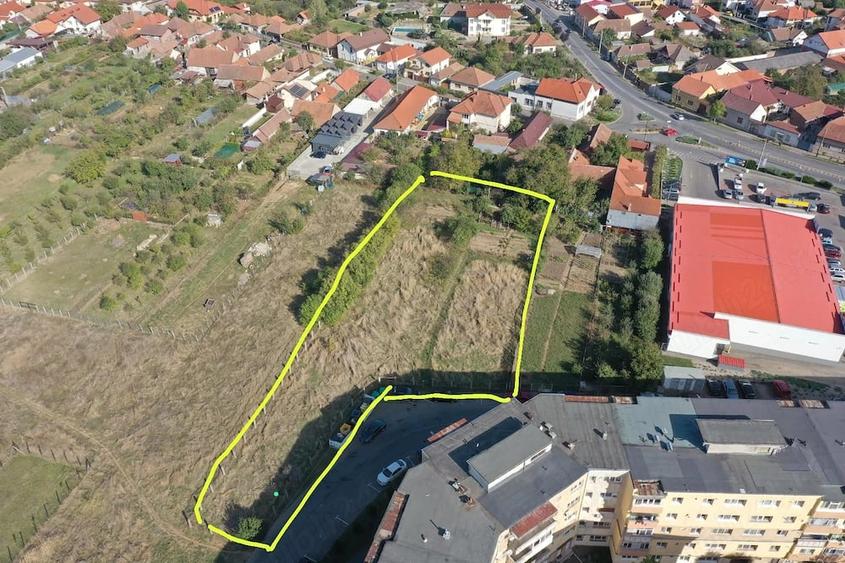 Casă cu Teren 3800 Mp în Central