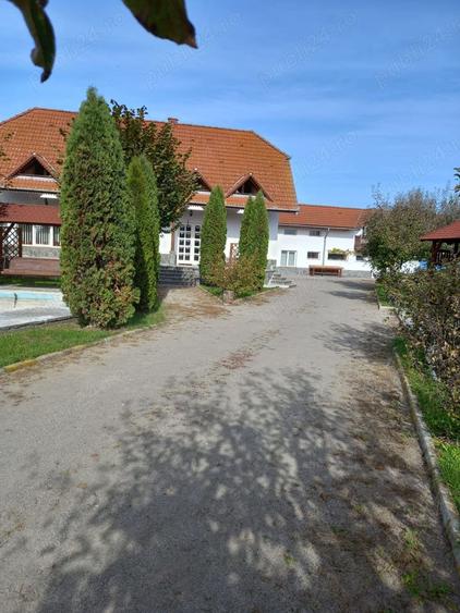 Casă cu 6 camere în Chilieni