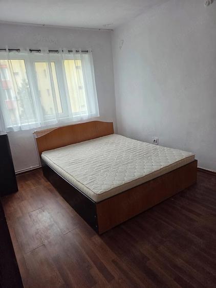 Apartament cu 3 camere decomandat în Șagului