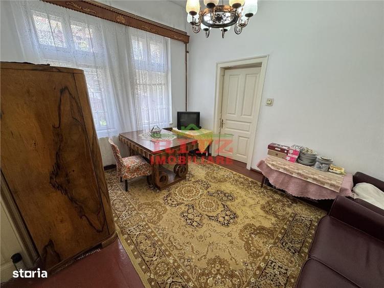Casă cu 4 camere cu Teren 211 Mp în Orașul de Jos