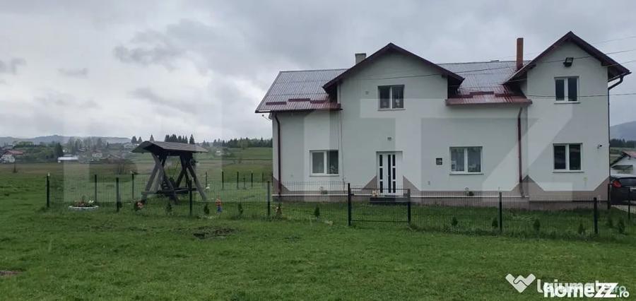 Casă cu 7 camere cu Teren 1750 Mp în Central