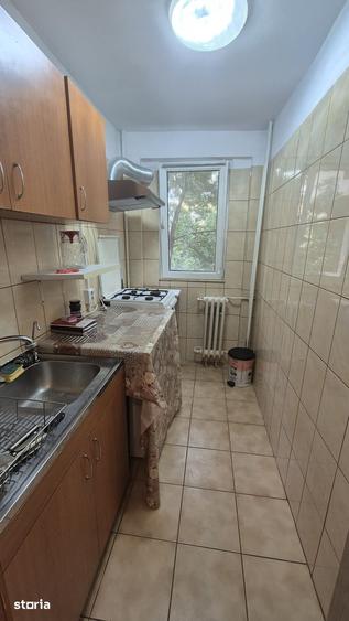 Apartament cu 2 camere decomandat în Tei