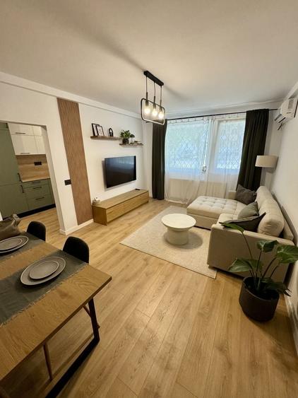 Apartament cu 2 camere semidecomandat, mobilat în Ultracentral