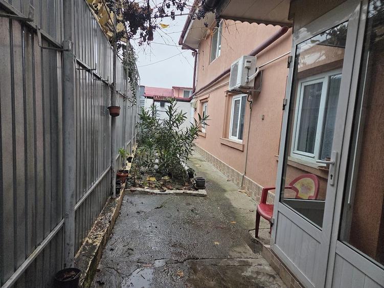 Casă cu 4 camere cu Teren 200 Mp în Exterior Vest