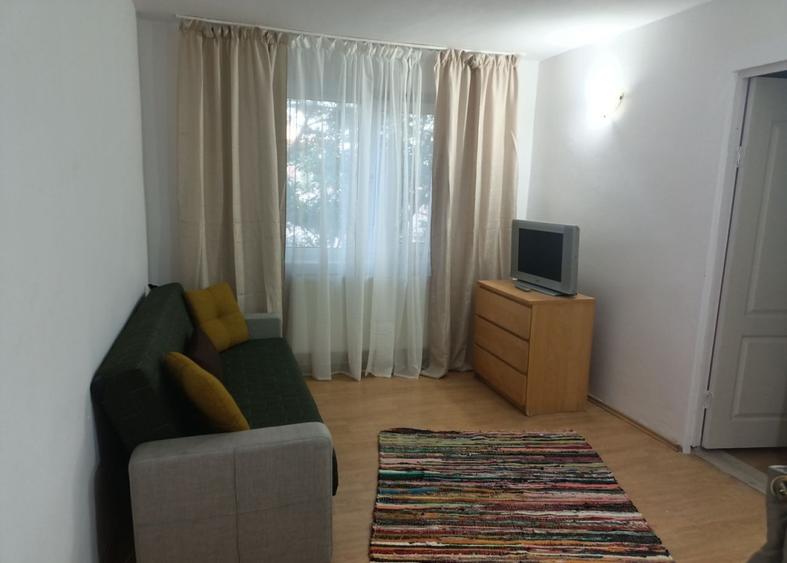 Apartament cu 2 camere semidecomandat, mobilat în Tomis Nord