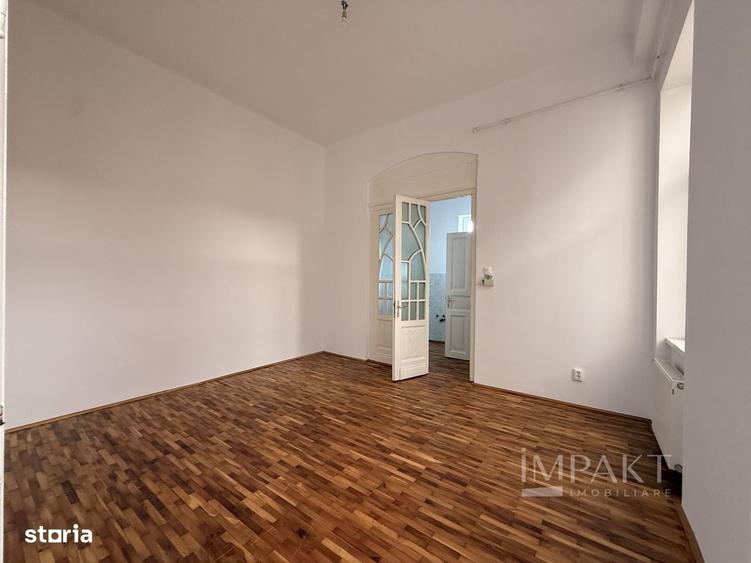 Apartament cu 4 camere în Central