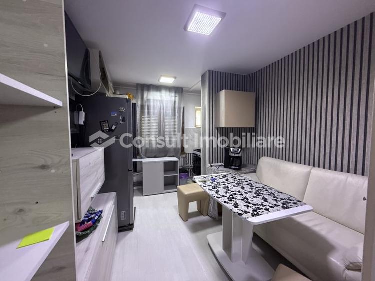 Apartament cu 3 camere decomandat în Între Lacuri