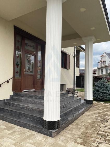 Casă individuală cu 8 camere cu Canalizare în Lazaret