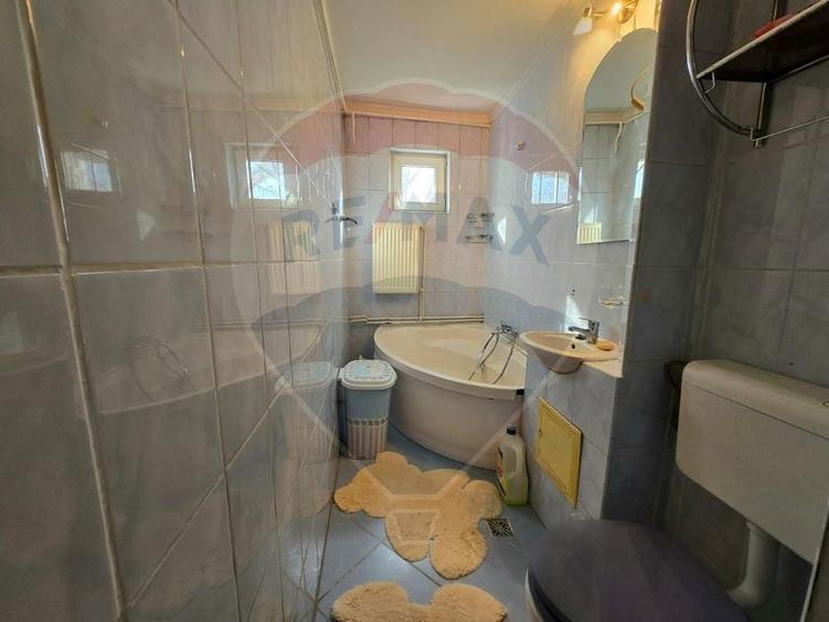 Apartament cu 2 camere semidecomandat în Cetății