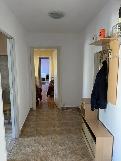 Apartament cu 3 camere semidecomandat în Gheorgheni