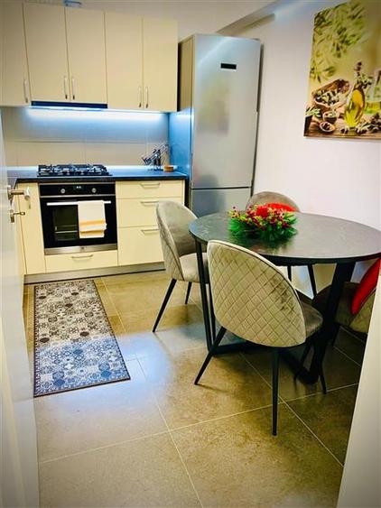Apartament cu 2 camere decomandat, mobilat în Tractorul — fotografia 1