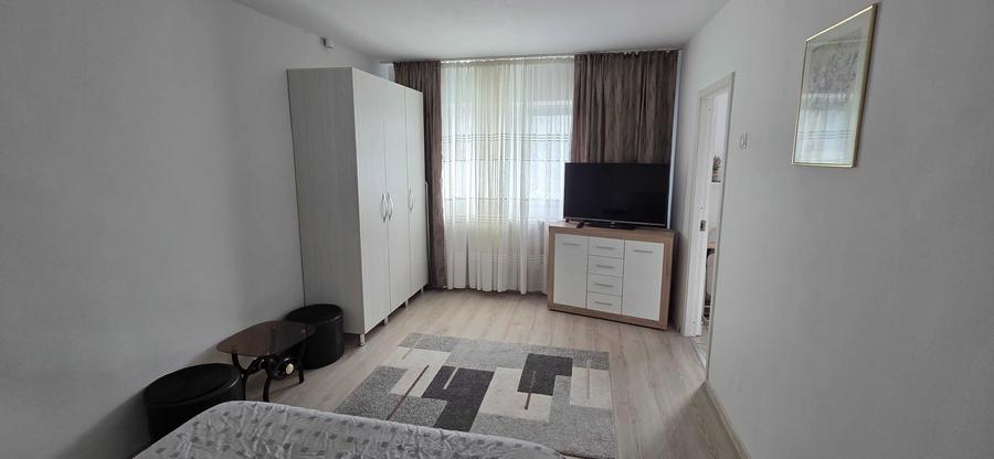 Garsonieră decomandată în Ostroveni