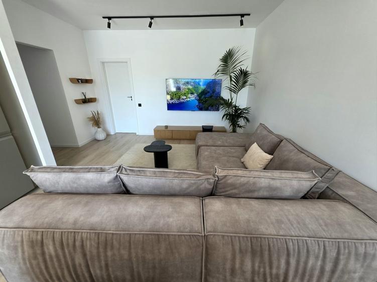 Apartament cu 3 camere decomandat, mobilat în Central
