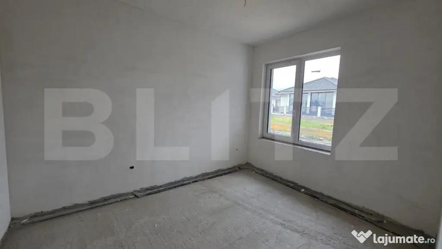 Casă cu 4 camere cu Teren 300 Mp în Unirea