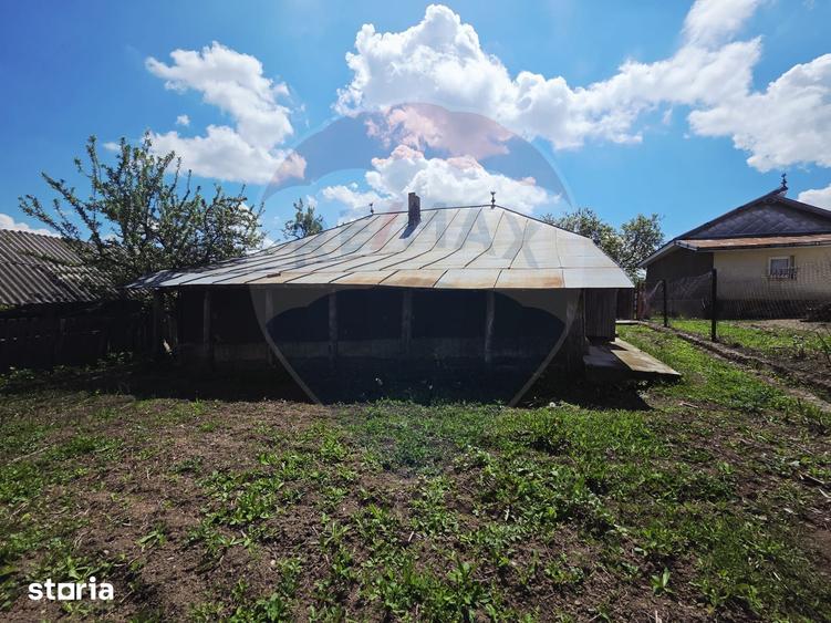 Casă cu 2 camere cu Teren 555 Mp în Ungureni