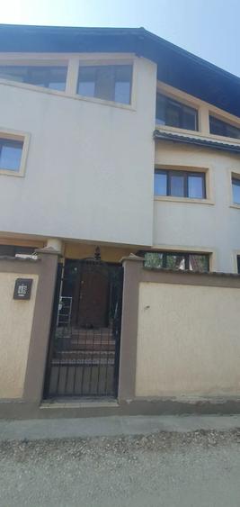 Casă cu 6 camere cu Teren 500 Mp în Berceni