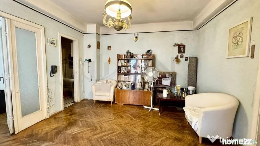 Apartament cu 3 camere semidecomandat în Armeneasca