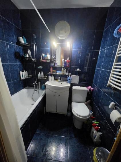 Apartament cu 3 camere decomandat în Titan