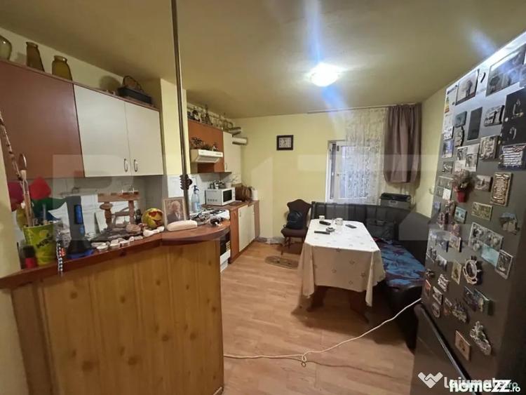 Apartament cu 3 camere decomandat în Micro 11