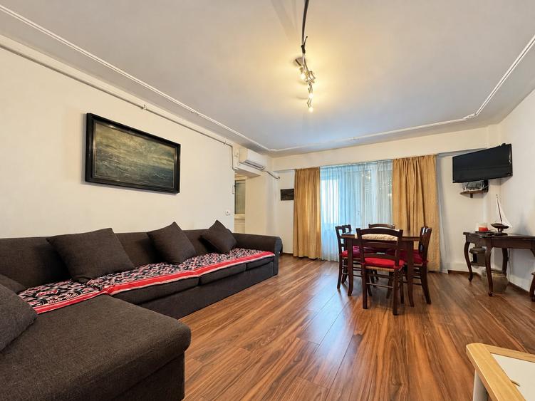 Apartament cu 4 camere decomandat, mobilat în Faleza Nord