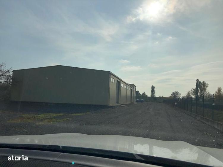 Spațiu comercial, de 1,000 mp, în Central