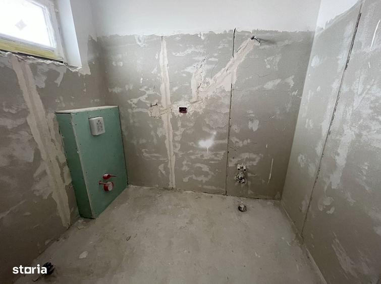 Casă cu 4 camere cu Teren 450 Mp în Domnești