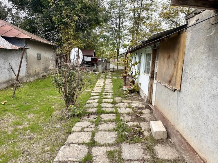 Casă cu 3 camere cu Teren 1065 Mp în Cuza Vodă