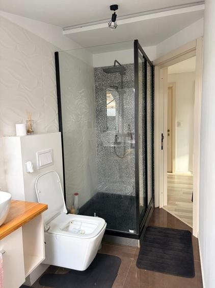 Apartament cu 3 camere decomandat, mobilat în Valea Lupului