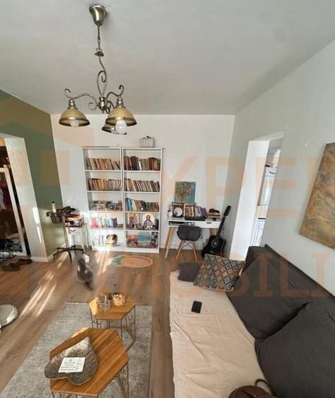 Apartament cu 3 camere semidecomandat, mobilat în Dacia