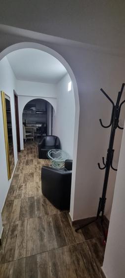 Apartament cu 3 camere decomandat în Albești