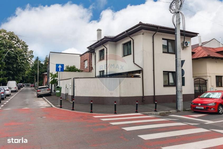 Casă cu 4 camere în Domenii