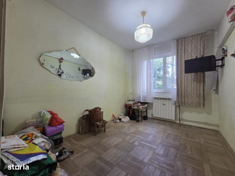 Apartament cu 3 camere în Micro 40
