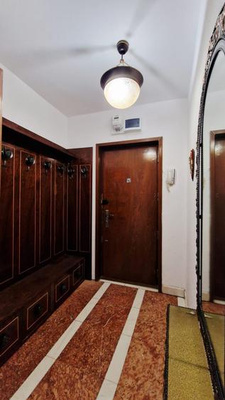 Apartament cu 3 camere decomandat, mobilat în Kiseleff