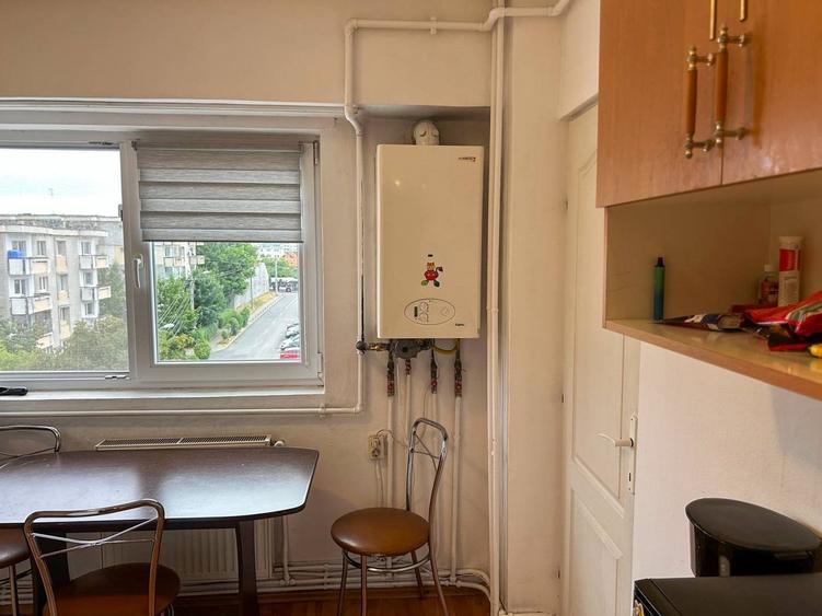 Apartament cu 2 camere decomandat în Între Lacuri