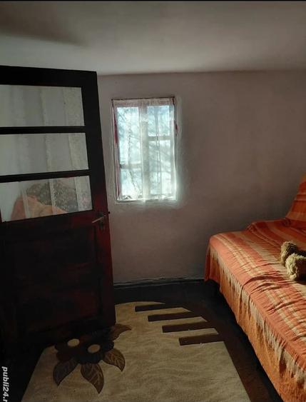 Casă cu 3 camere cu Teren 1500 Mp în Central