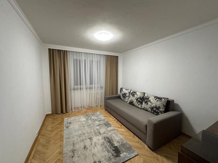 Apartament cu 3 camere decomandat, mobilat în Dristor