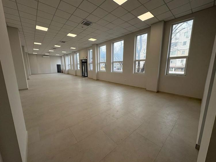 Spațiu comercial, de 185 mp, în Sârbi