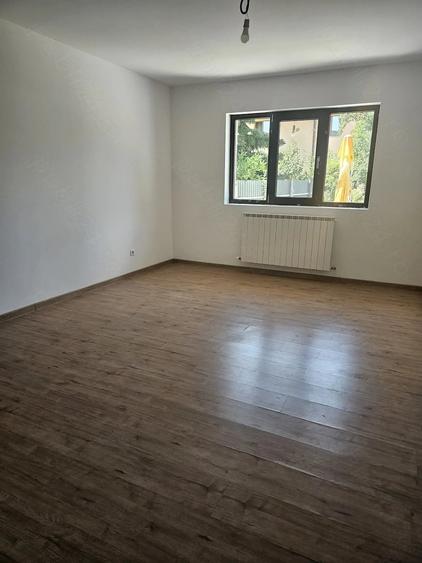 Casă cu Teren 356 Mp în Central