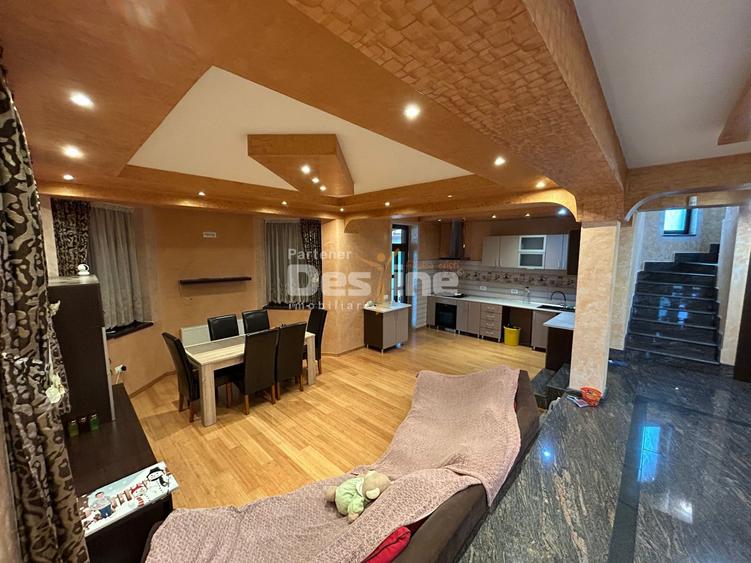 Casă individuală cu 6 camere cu Piscina în Ciritei