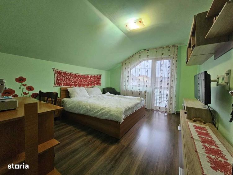 Casă cu 4 camere în Criș