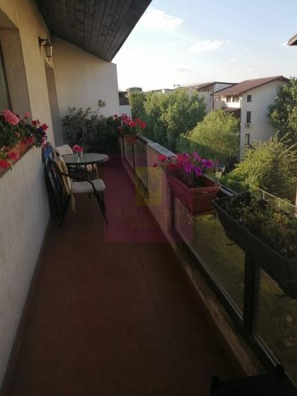 Apartament cu 3 camere semidecomandat în Bragadiru
