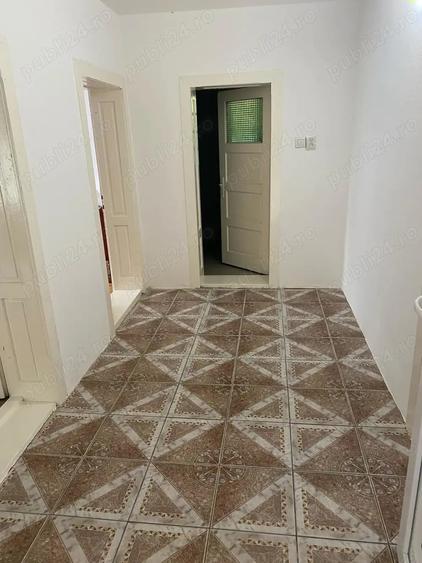 Casă cu 3 camere în Criș