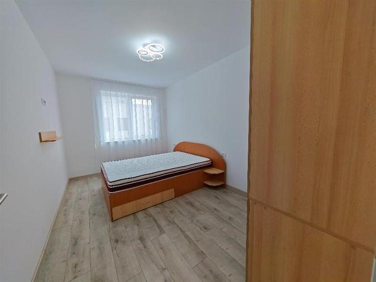 Apartament cu 3 camere decomandat, mobilat în Bartolomeu