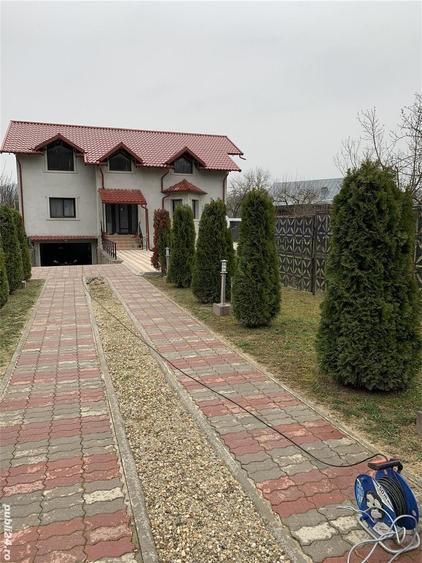 Casă cu Teren 240 Mp în Moreni