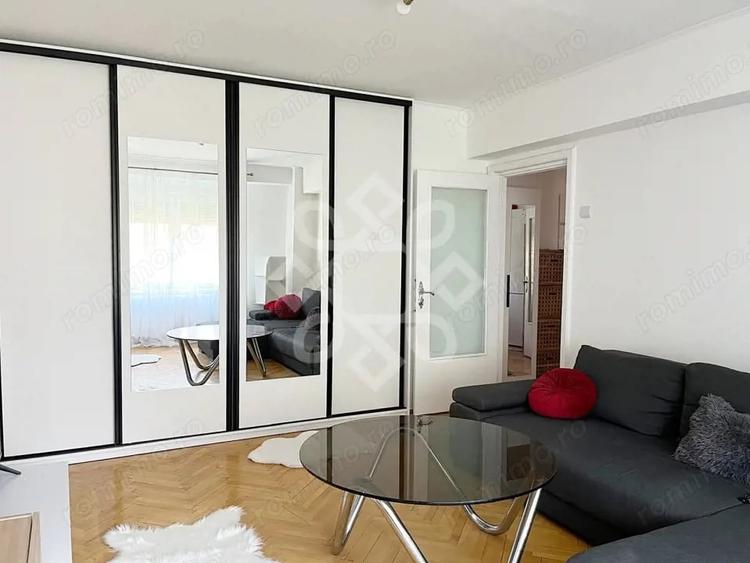 Apartament cu 3 camere decomandat, mobilat în Rogerius