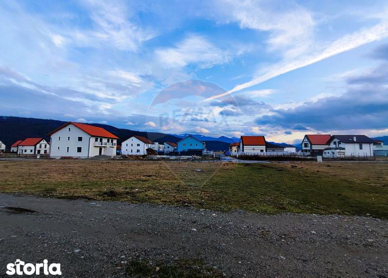 Teren de 353 mp, în Central