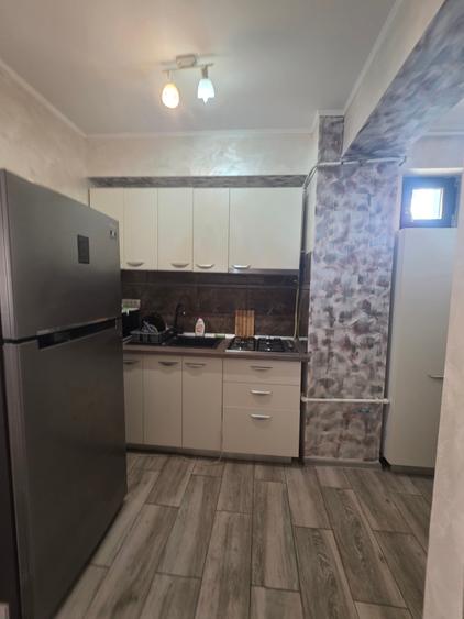 Apartament cu 2 camere semidecomandat, mobilat în Aurel Vlaicu