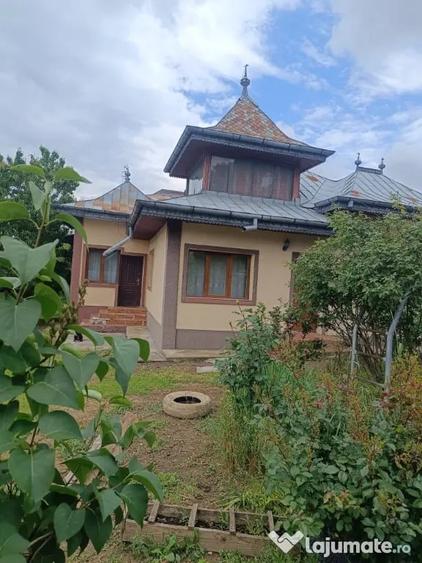 Casă cu 7 camere în Exterior Vest