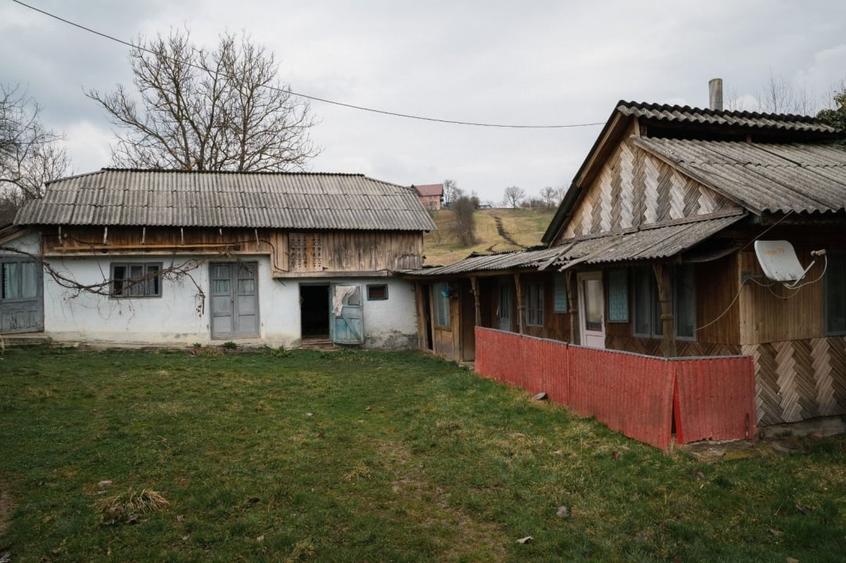 Casă individuală cu 5 camere cu Garaj în Strugari