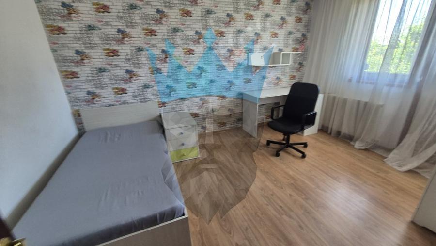 Casă individuală cu 7 camere cu Canalizare în Dobroești